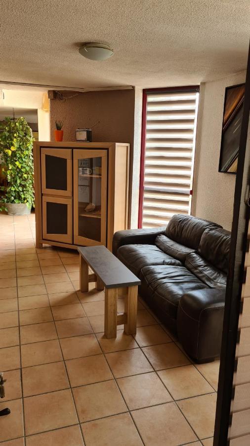 Hotel L'Etoile Aeroport - A61 カルカソンヌ エクステリア 写真