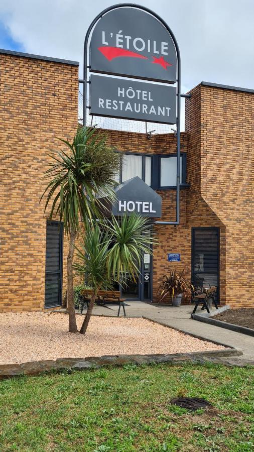 Hotel L'Etoile Aeroport - A61 カルカソンヌ エクステリア 写真