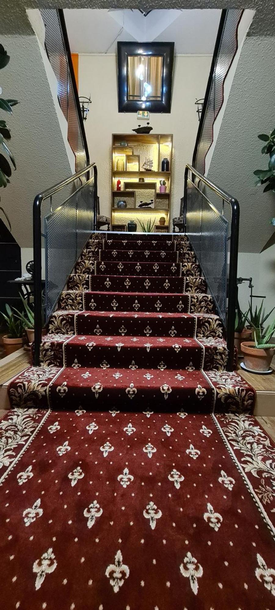Hotel L'Etoile Aeroport - A61 カルカソンヌ エクステリア 写真