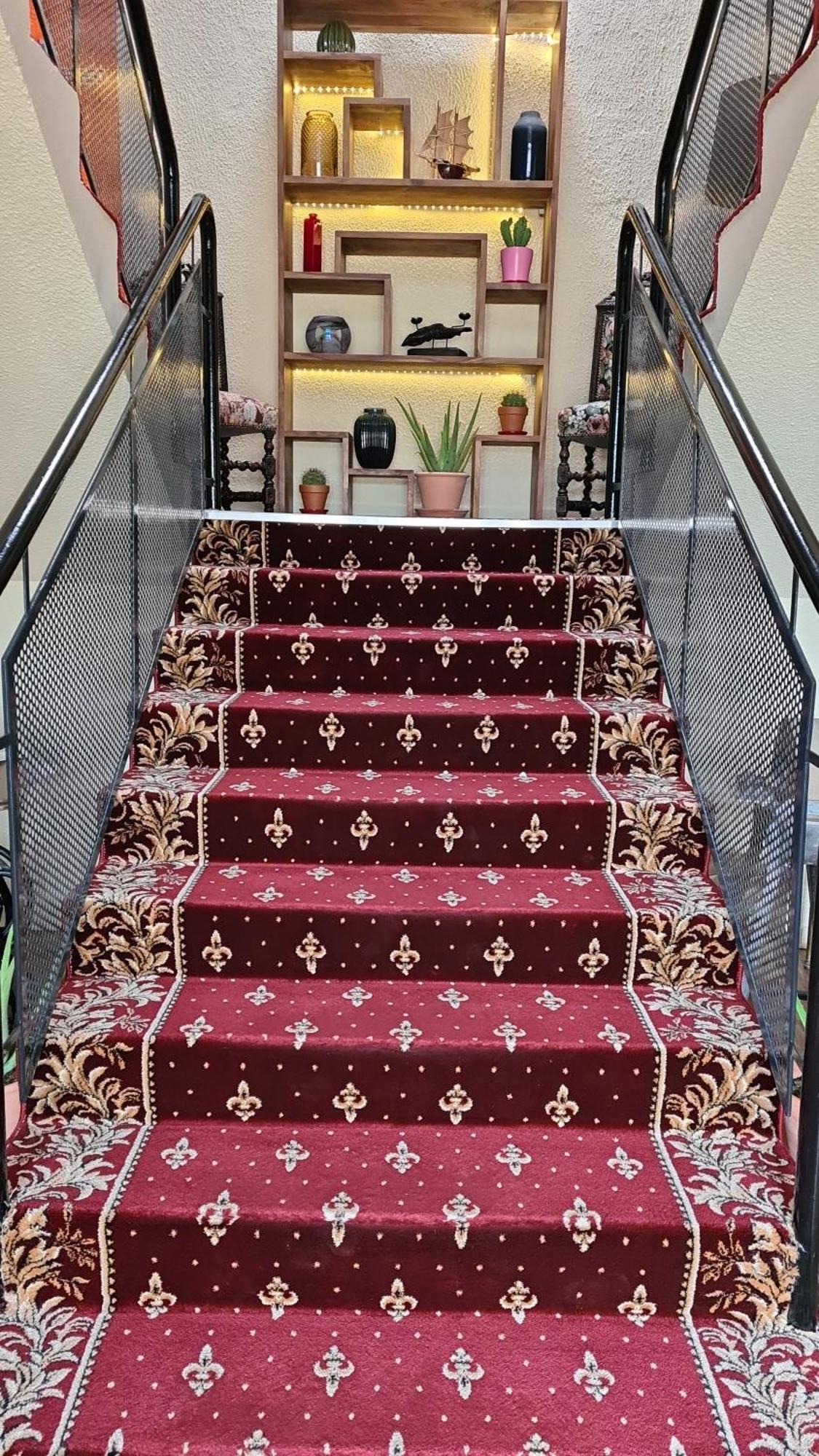 Hotel L'Etoile Aeroport - A61 カルカソンヌ エクステリア 写真