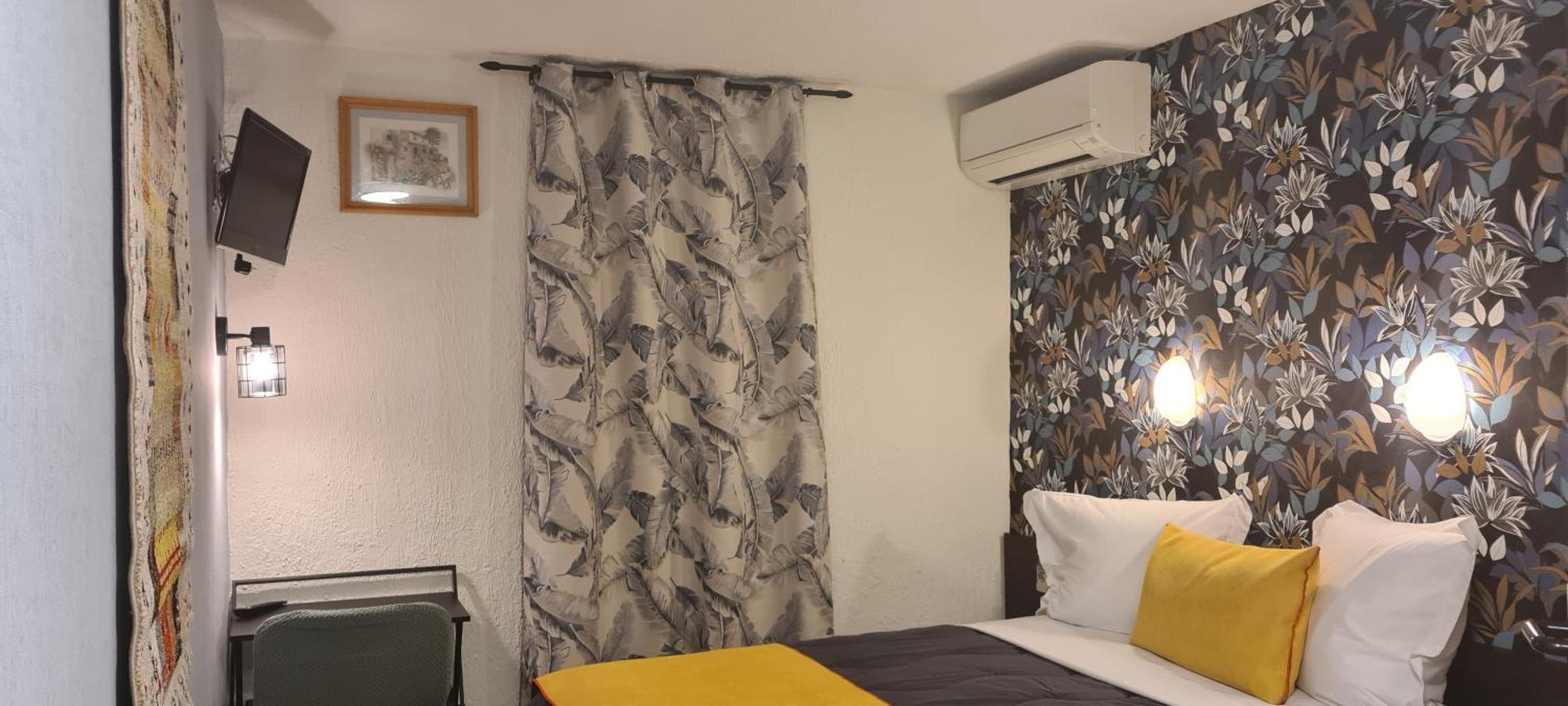 Hotel L'Etoile Aeroport - A61 カルカソンヌ エクステリア 写真