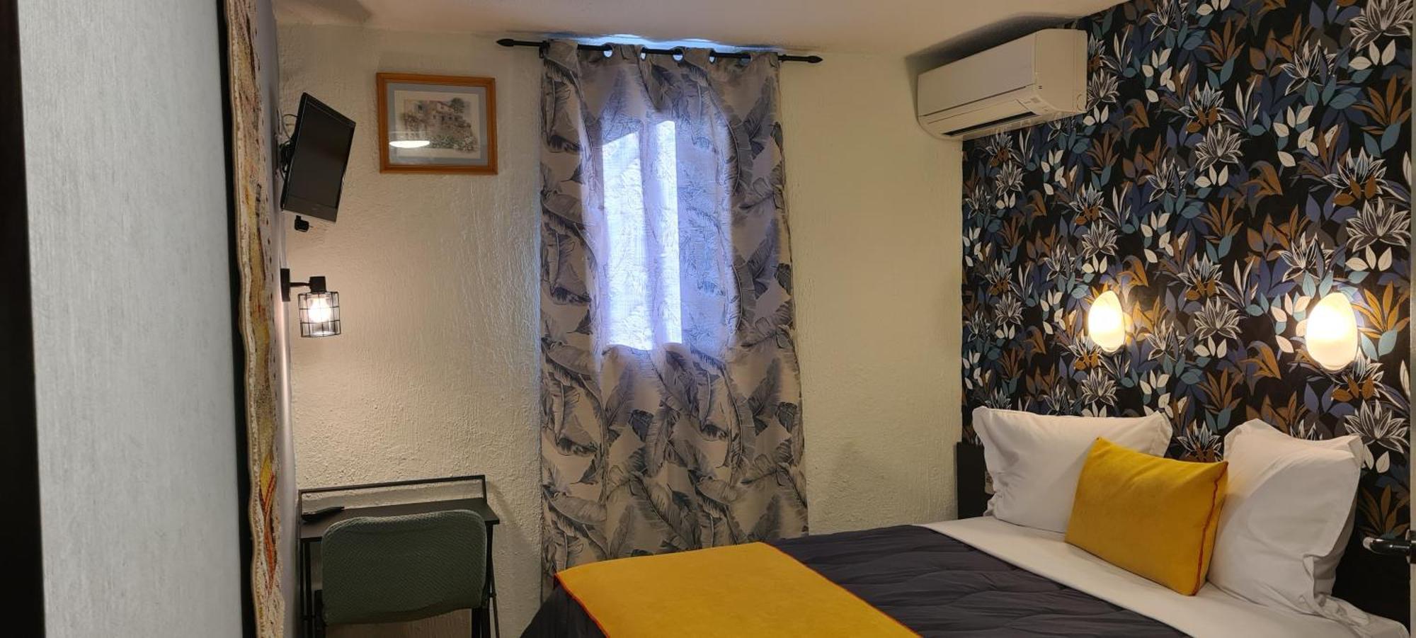Hotel L'Etoile Aeroport - A61 カルカソンヌ エクステリア 写真