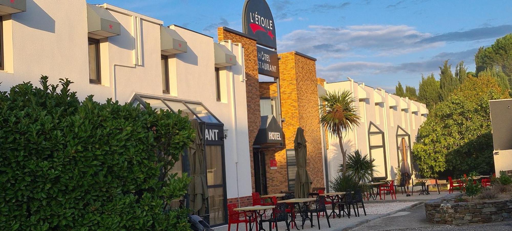 Hotel L'Etoile Aeroport - A61 カルカソンヌ エクステリア 写真