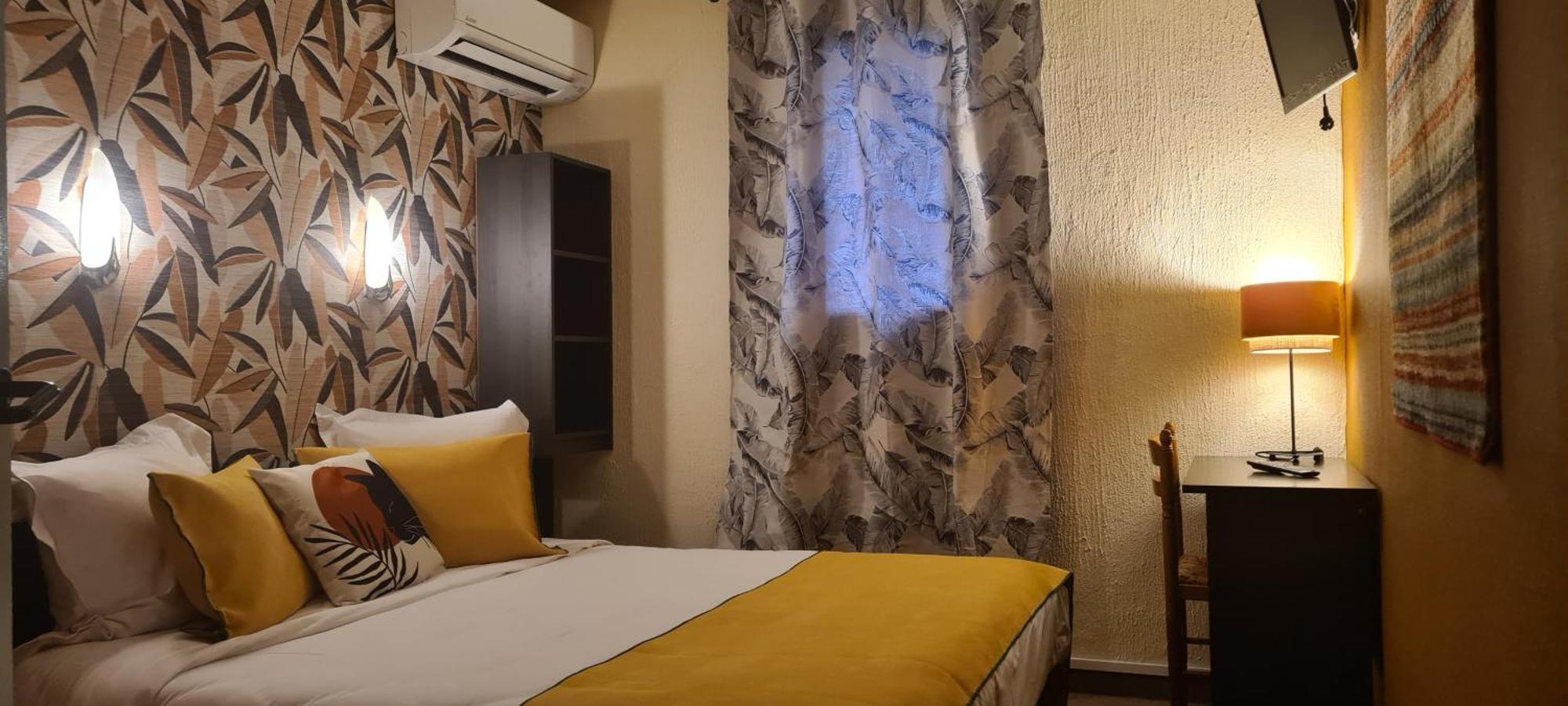 Hotel L'Etoile Aeroport - A61 カルカソンヌ エクステリア 写真